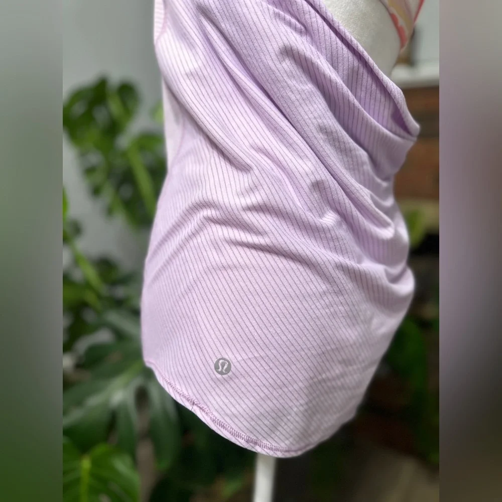 (Price firm) Lululemon dropped back tank top size 4 excellent condition